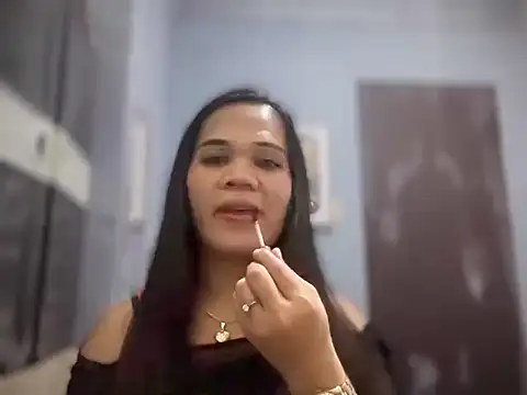 SophiaCourthaway online show from 04.07.26