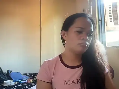 Snapshot of SophiaCourthaway chatting on 06.15.26 SophiaCourthaway online show from 06.15.26
