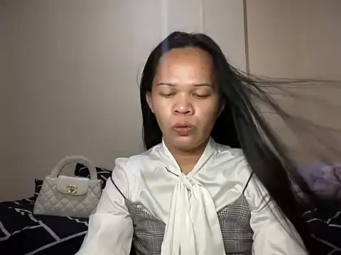 Snapshot of SophiaCourthaway chatting on 06.26.26 SophiaCourthaway online show from 06.26.26