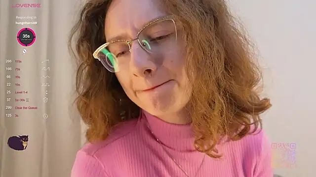 Leya Curly online show from 11.07.25