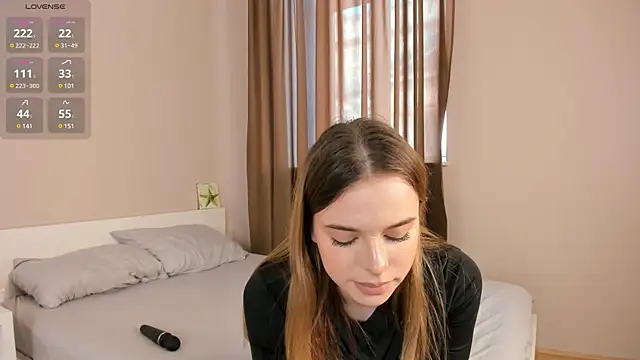 MonaClive online show from 02.07.25