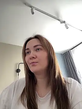 Kiss My Body online show from 05.20.26