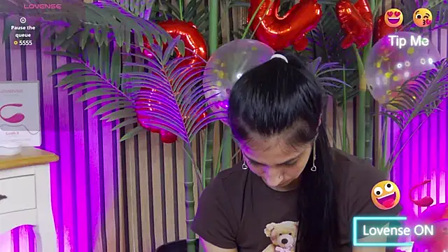 Snapshot of KeylaBlair chatting on 02.05.25 KeylaBlair online show from 02.05.25