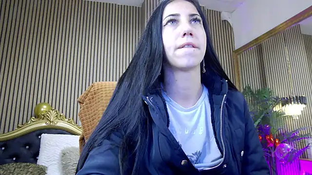 Snapshot of KeylaBlair chatting on 02.14.25 KeylaBlair online show from 02.14.25