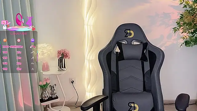 Snapshot of Alano-01 chatting on 10.31.25 Alano-01 online show from 10.31.25