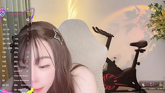 Snapshot of Alano-01 chatting on 11.15.25 Alano-01 online show from 11.15.25