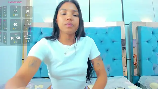 Snapshot of pocahontas_pow chatting on 12.18.25 pocahontas pow online show from 12.18.25