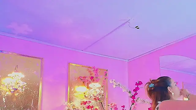 Snapshot of scarlette69 chatting on 02.20.26 scarlette69 online show from 02.20.26