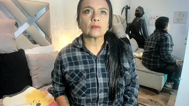 raquell moore online show from 11.06.25