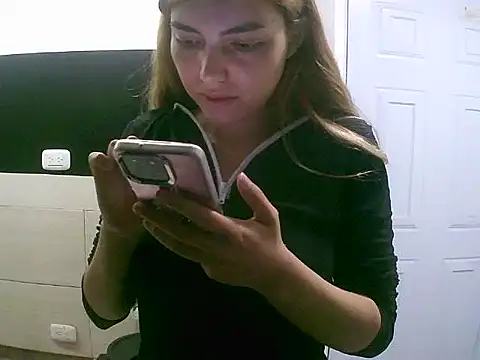 VittoriaTaylor online show from 11.10.25