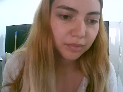 VittoriaTaylor online show from 11.24.25