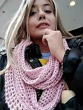Snapshot of monicavictoria1301 chatting on 05.12.26 monicavictoria1301 online show from 05.12.26