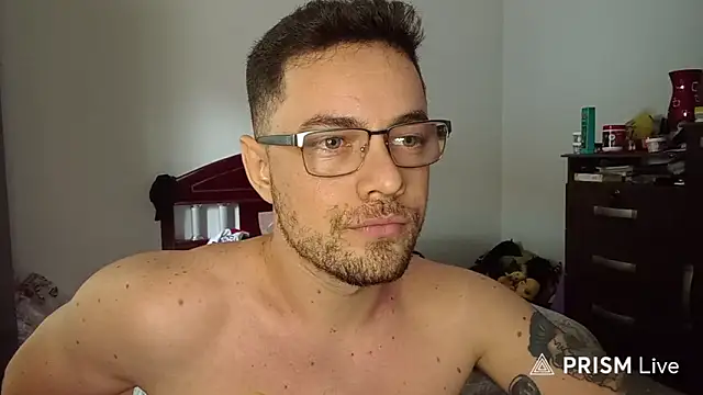 Snapshot of Dyllan__ chatting on 05.22.26 Dyllan online show from 05.22.26