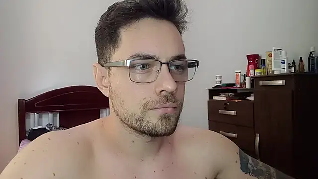 Snapshot of Dyllan__ chatting on 06.08.26 Dyllan online show from 06.08.26