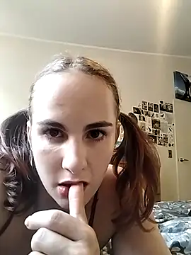 Snapshot of courtneycux chatting on 01.21.25 courtneycux online show from 01.21.25