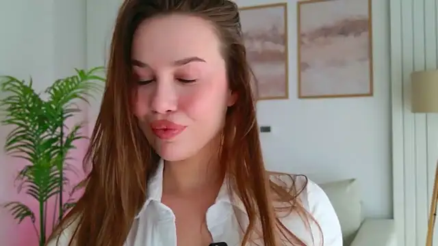 Snapshot of GoddessRoxana chatting on 03.02.26 GoddessRoxana online show from 03.02.26