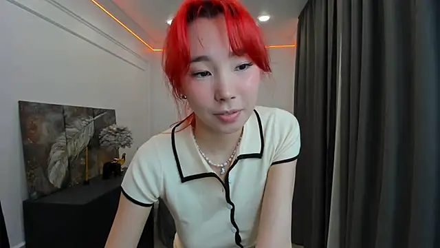 Snapshot of AnnaReyla chatting on 04.22.26 AnnaReyla online show from 04.22.26