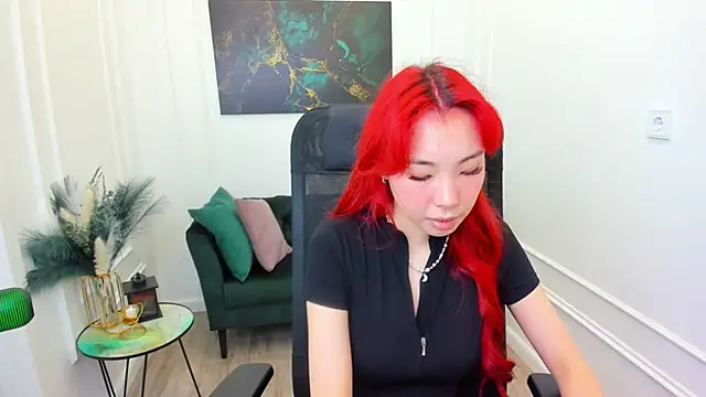 Snapshot of AnnaReyla chatting on 04.28.26 AnnaReyla online show from 04.28.26