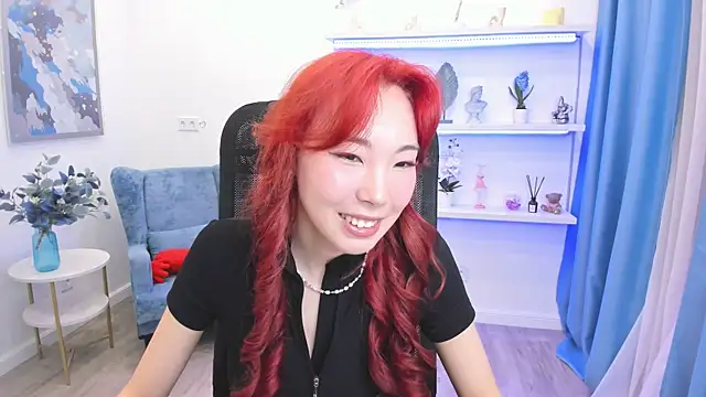 Snapshot of AnnaReyla chatting on 05.10.26 AnnaReyla online show from 05.10.26