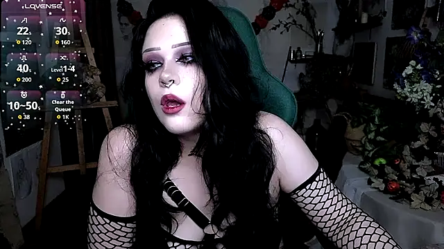 Snapshot of Rouz_Farrel chatting on 10.08.25 Rouz Farrel online show from 10.08.25