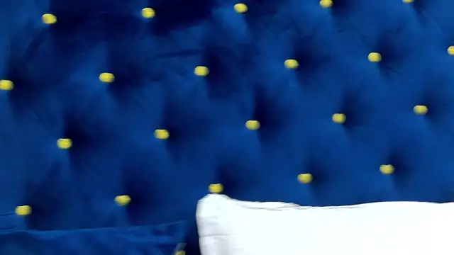 Snapshot of Annabellerise chatting on 02.13.25 Annabellerise online show from 02.13.25