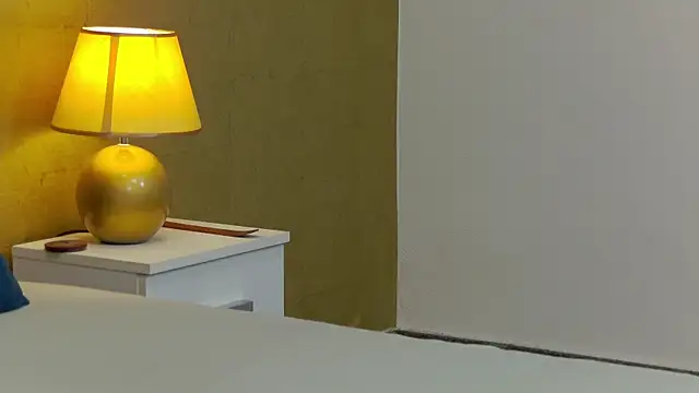 Snapshot of Annabellerise chatting on 03.18.25 Annabellerise online show from 03.18.25