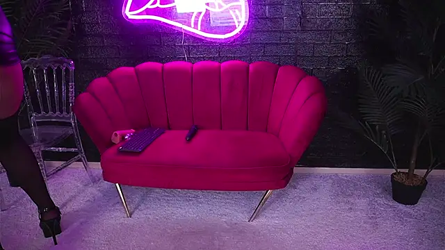 Snapshot of Annabellerise chatting on 09.25.25 Annabellerise online show from 09.25.25