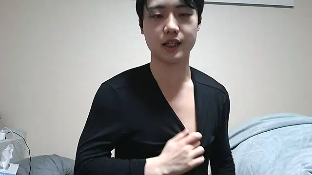 Snapshot of nunnun00 chatting on 03.19.25 nunnun00 online show from 03.19.25