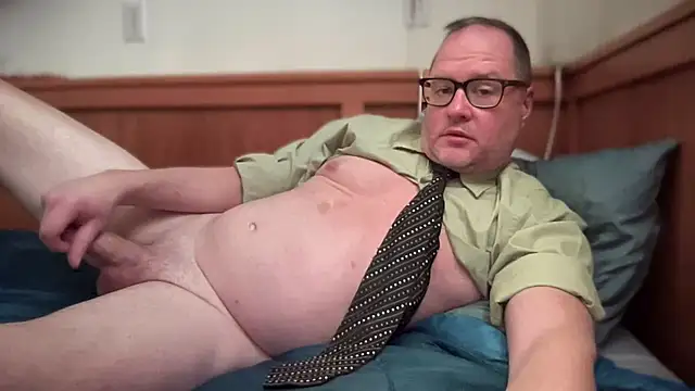   DR3W   online show from 02.23.25