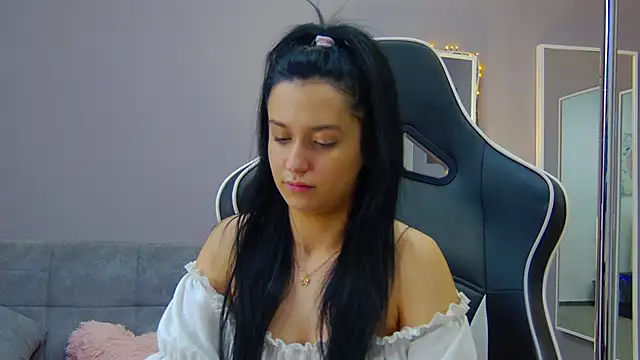 Snapshot of Eva_Lovvia_ chatting on 01.31.25 Eva Lovvia  online show from 01.31.25