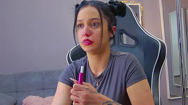 Snapshot of Eva_Lovvia_ chatting on 02.03.25 Eva Lovvia  online show from 02.03.25