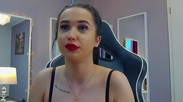 Snapshot of Eva_Lovvia_ chatting on 02.24.25 Eva Lovvia  online show from 02.24.25