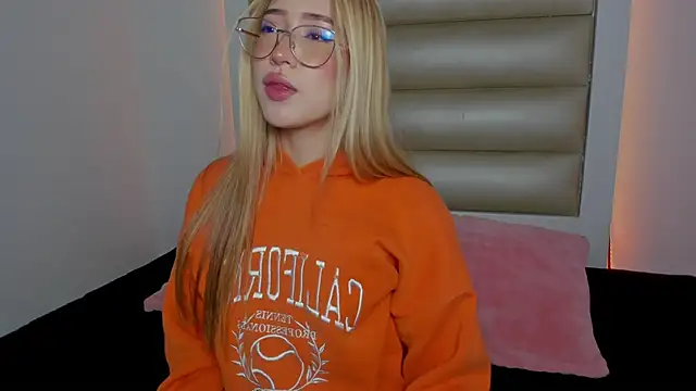 Snapshot of Princess_tokyo chatting on 01.12.26 Princess tokyo online show from 01.12.26