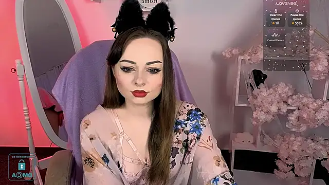 Snapshot of Noirael chatting on 09.14.25 Noirael online show from 09.14.25