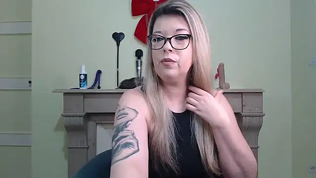 Snapshot of kamilalova chatting on 03.31.26 kamilalova online show from 03.31.26