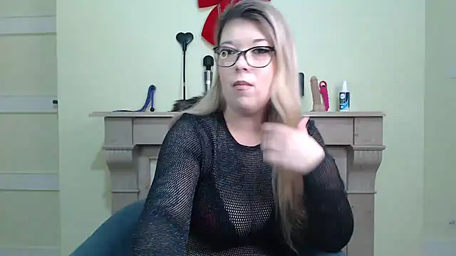 Snapshot of kamilalova chatting on 04.01.26 kamilalova online show from 04.01.26