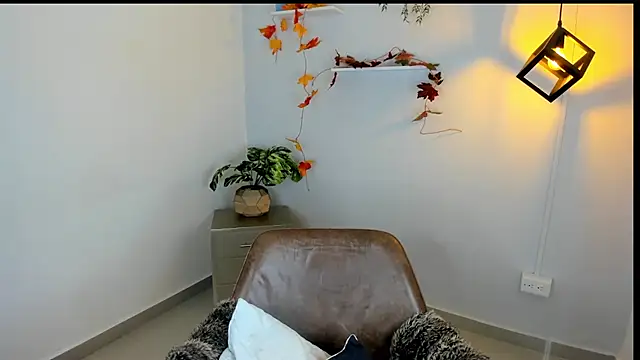 Snapshot of Juliane_su chatting on 01.16.25 Juliane su online show from 01.16.25