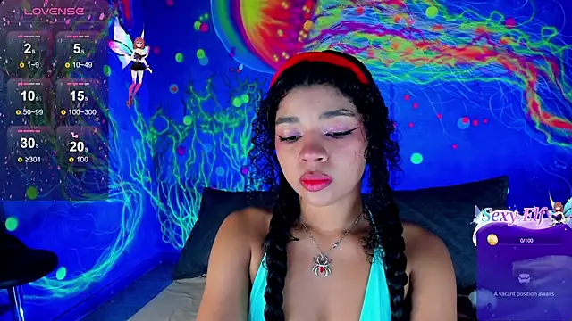 Snapshot of lucie_petite chatting on 04.23.26 lucie petite online show from 04.23.26