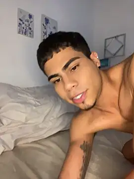 Snapshot of Dannytwinksxxx chatting on 06.11.26 Dannytwinksxxx online show from 06.11.26