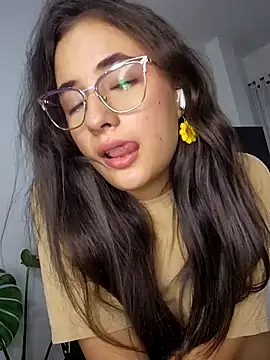 Snapshot of baaby-miiaa chatting on 01.25.25 baaby-miiaa online show from 01.25.25