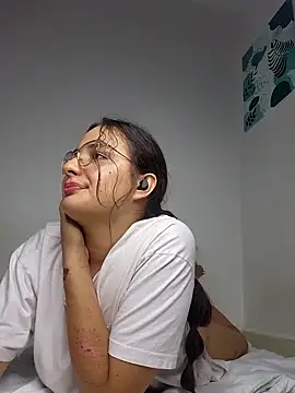 Snapshot of baaby-miiaa chatting on 03.11.25 baaby-miiaa online show from 03.11.25