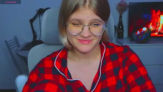 Snapshot of _JessieVibes chatting on 02.16.25 JessieVibes online show from 02.16.25