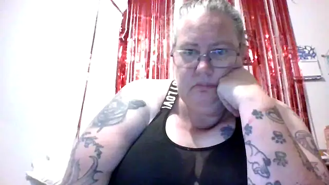 k1w1bbw online show from 02.15.25