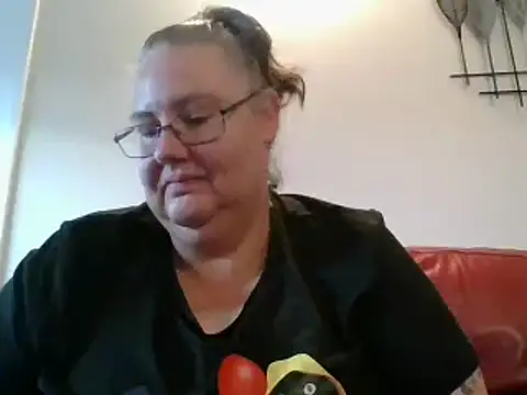 k1w1bbw online show from 02.25.25
