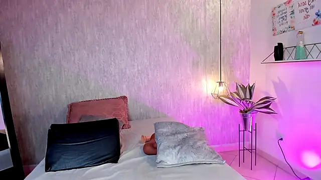 isabella zc online show from 02.28.25