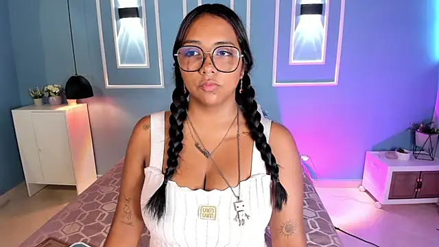 Snapshot of isabella_zc chatting on 05.27.26 isabella zc online show from 05.27.26