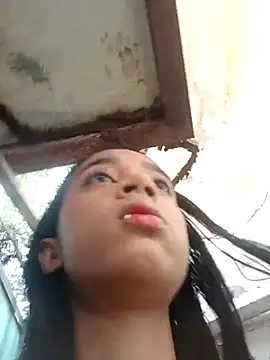 Zoe Sweett18 online show from 03.05.25