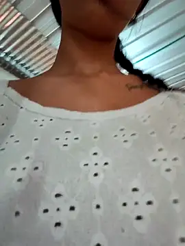 Zoe Sweett18 online show from 11.06.25