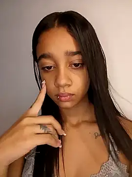 Snapshot of Zoe_Sweett18 chatting on 04.18.26 Zoe Sweett18 online show from 04.18.26