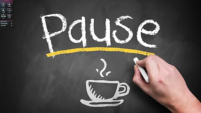 Snapshot of Roxi_Twix chatting on 02.09.25 Roxi Twix online show from 02.09.25